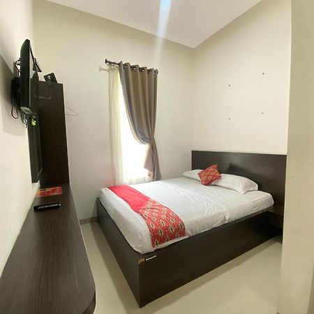 Hotel O Universitas Brawijaya Near Mall Dinoyo Malang Exterior foto