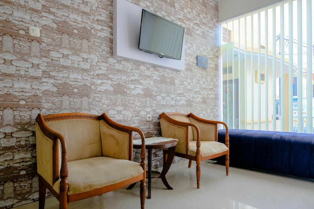 Hotel O Universitas Brawijaya Near Mall Dinoyo Malang Exterior foto